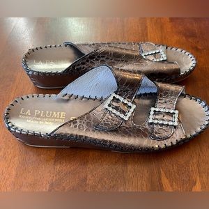 Pre-Loved La Plume Metallic Gold Leather JEN Wedge Sandals Size 40 Made in Italy